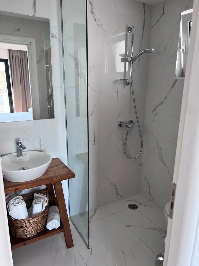 Kanes Bohemian Boutique Hotel Саранда
