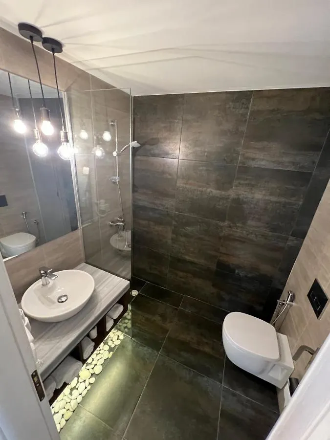 Kanes Bohemian Boutique Hotel Саранда 3*,