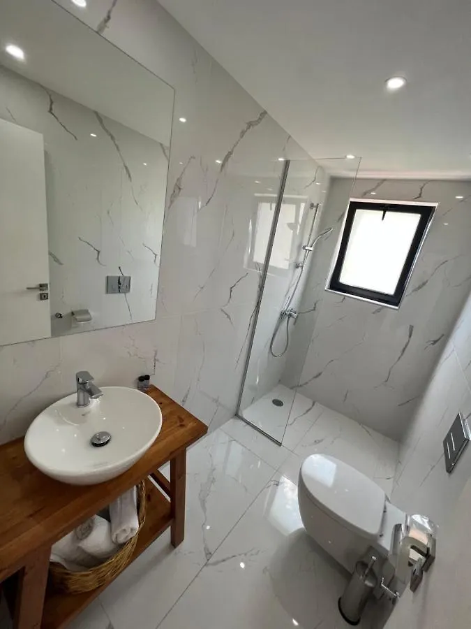 Kanes Bohemian Boutique Hotel Саранда 3*,